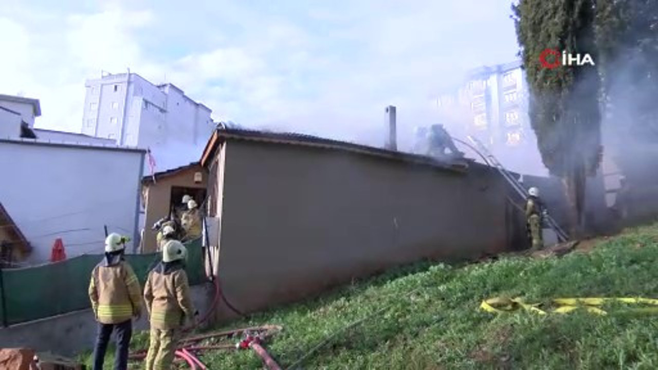 Gecekonduda yangın. Mahalleli sokağa döküldü