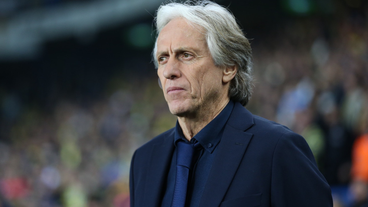 Jorge Jesus yönetimden sol bek istiyor