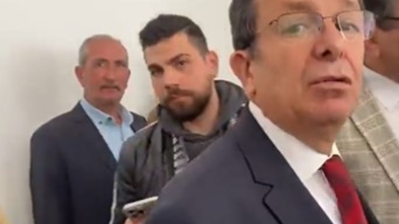 AKP'li vekilden kendisine soru sormak isteyen muhabire azar