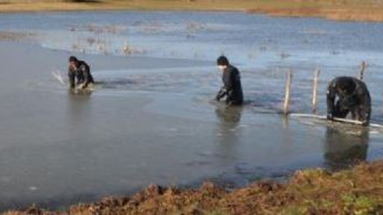Kayıp kadını buzları kırarak aradılar (30 Aralık 2022)