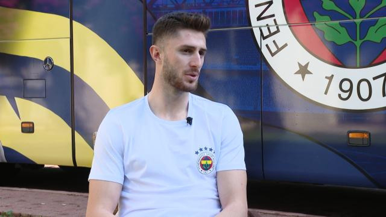 Fenerbahçe'den iç transfer. 2027'ye kadar imza attırdı