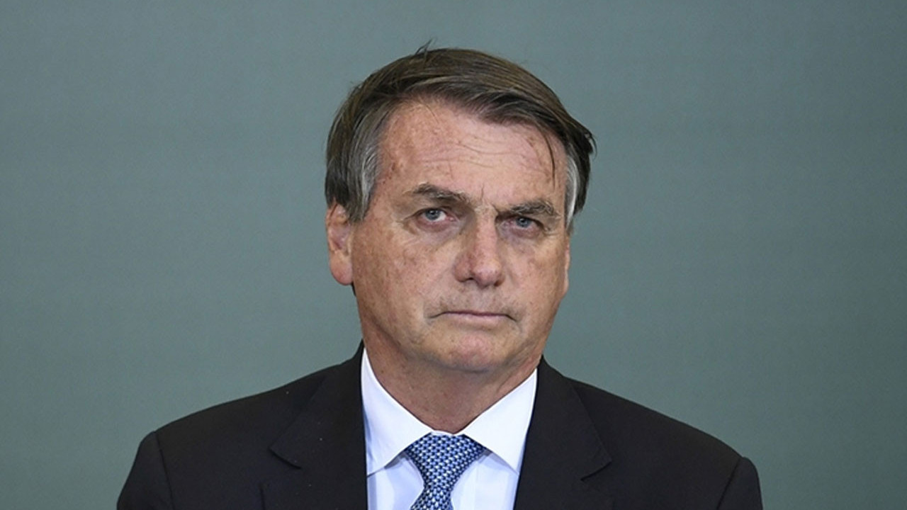 Kazanamazsam yargılanacağım demişti. Seçimi kaybedince görev süresi dolmadan ABD'ye gitti