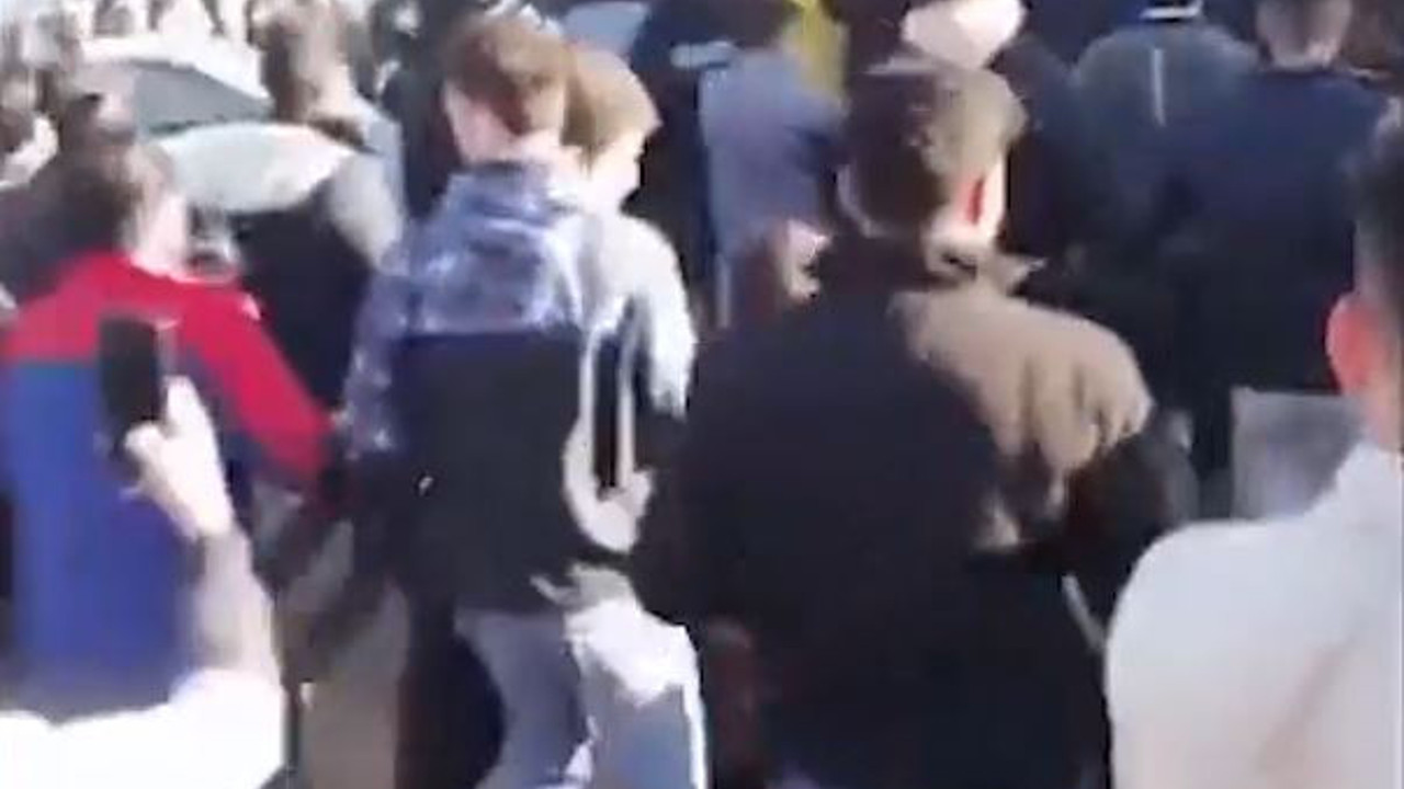 Barzani'nin adamları İran'dan gelen kadını etek giyiyor diye linç ettiler