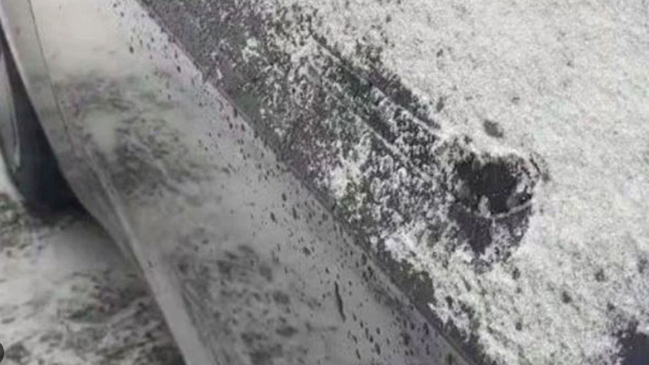 Tesla'ların kapı kolları dondu. Uzaya gitti ama buna çözüm bulamadı