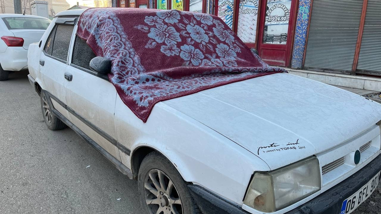 Ağrı’da her yer dondu