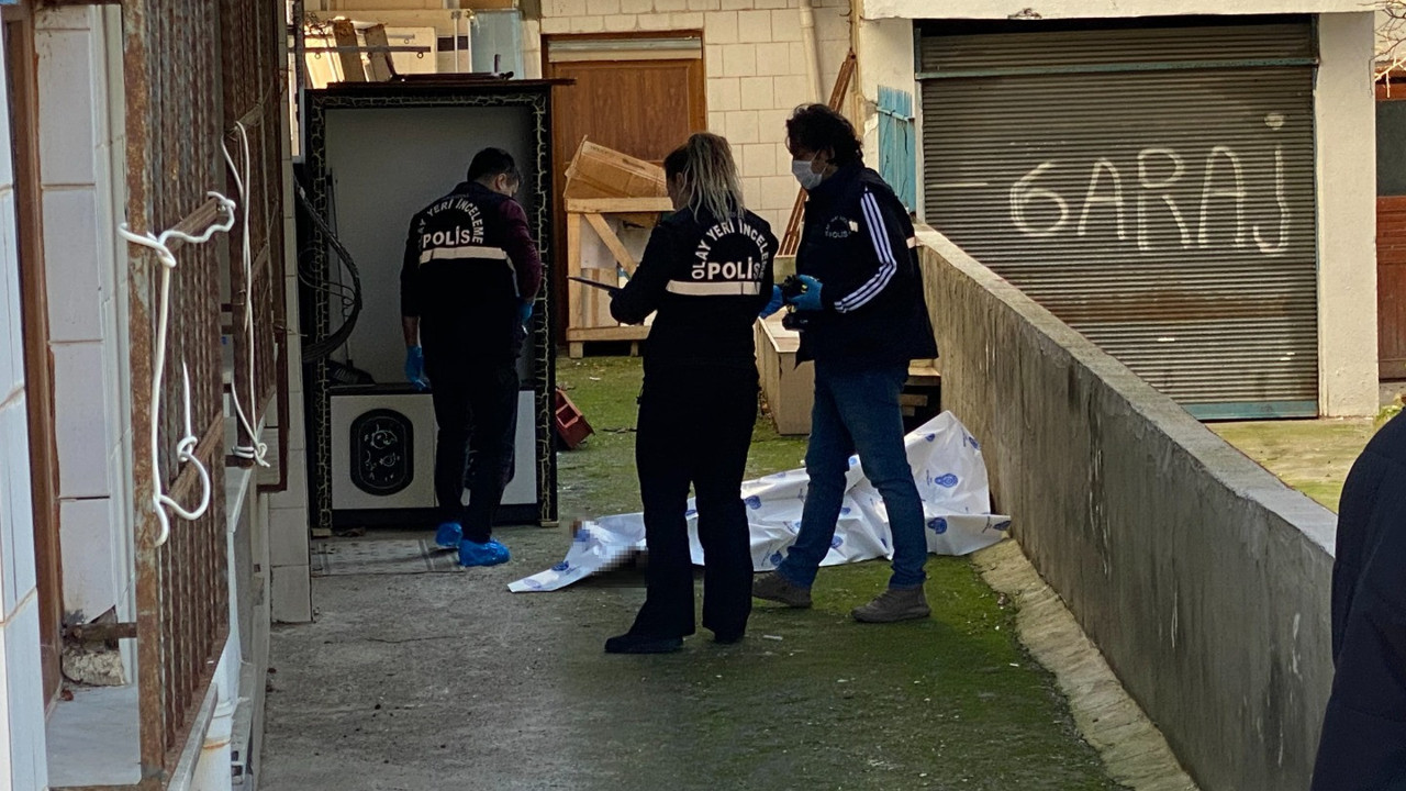 Gece balkondan düştü, sabah ölü olarak bulundu