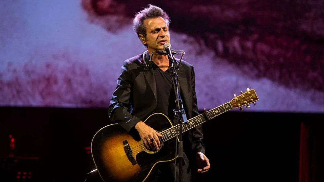 Teoman Melih Gökçek ile öyle bir dalga geçti ki