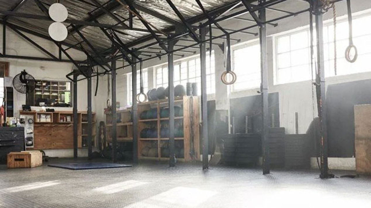 İran yine kapattı. Gerekçe 'karma eğitim'