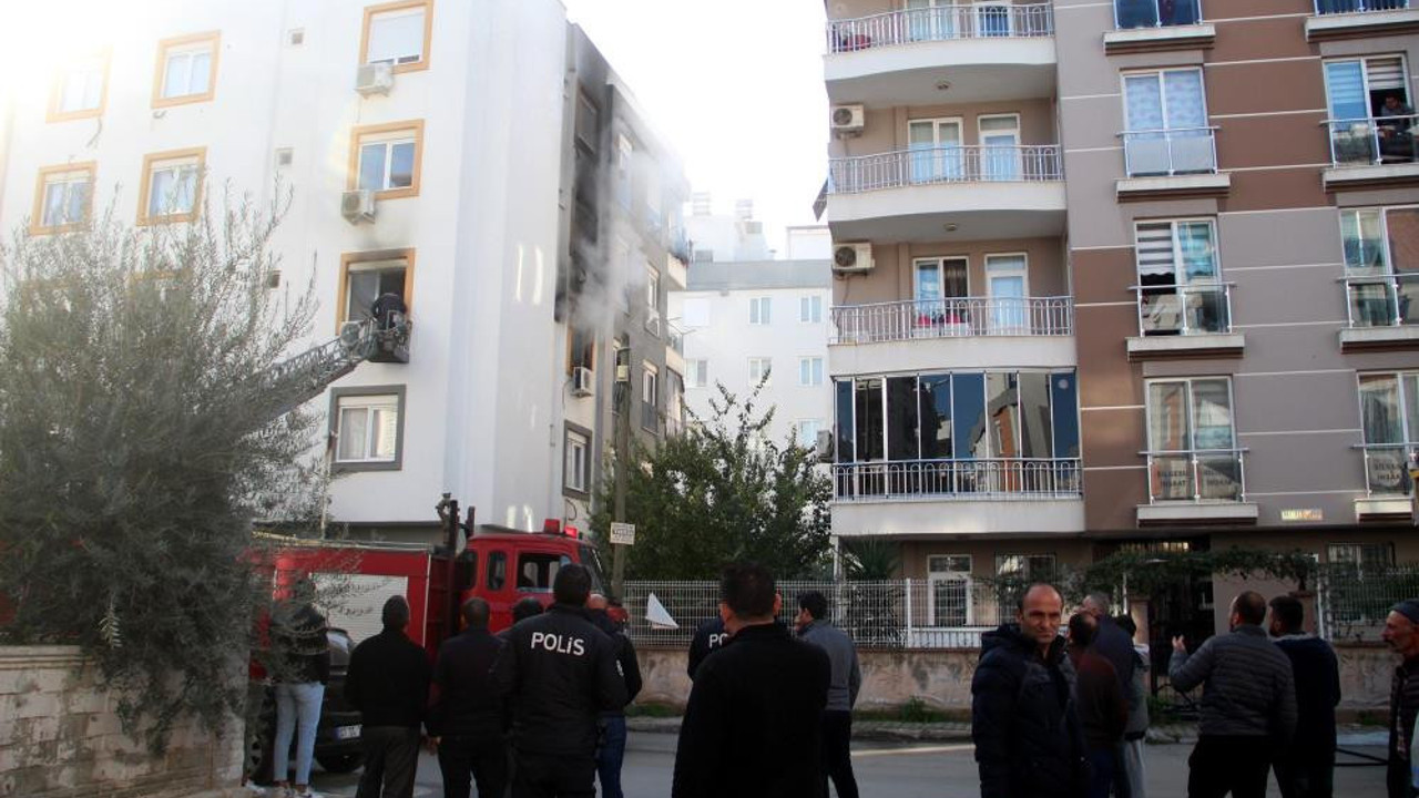 Kedisi yangında ölünce gözyaşlarına boğuldu