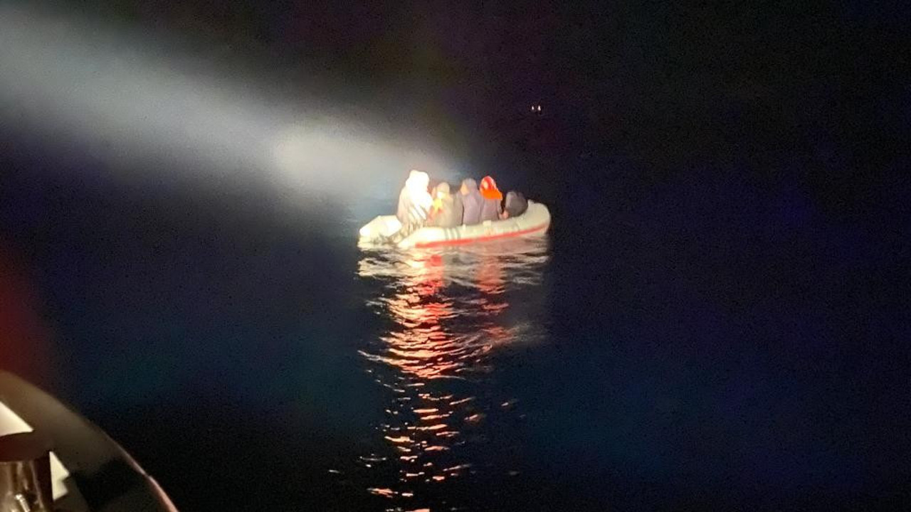 Ayvacık açıklarında 11 kaçak göçmen yakalandı