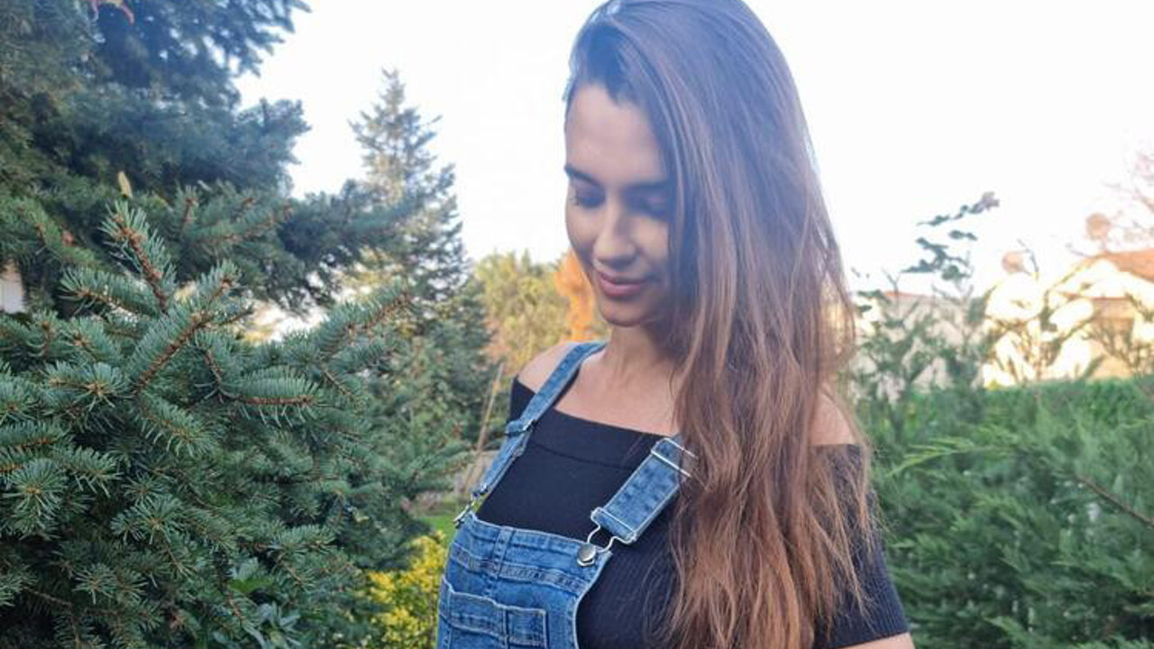 9 aylık hamile Leyla Lydia Tuğutlu’dan karnı burnunda poz