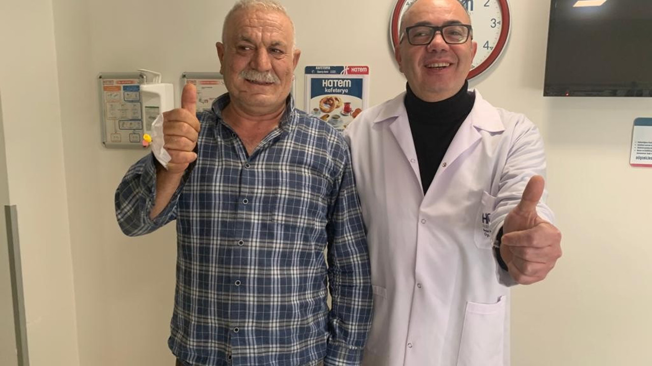 Tekerlekli sandalye ile geldi yürüyerek çıktı