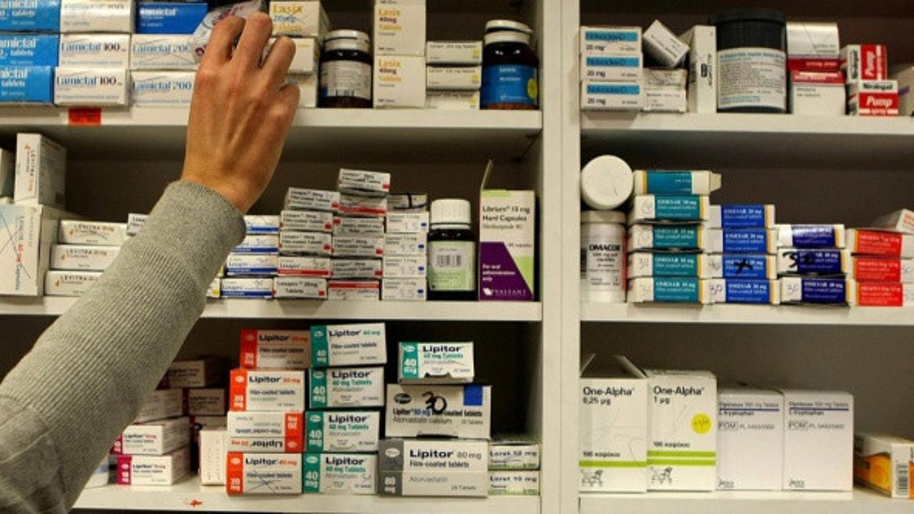 Eczaneleri bekleyen büyük tehlike. Yakında ilaç alacak eczane de kalmayacak