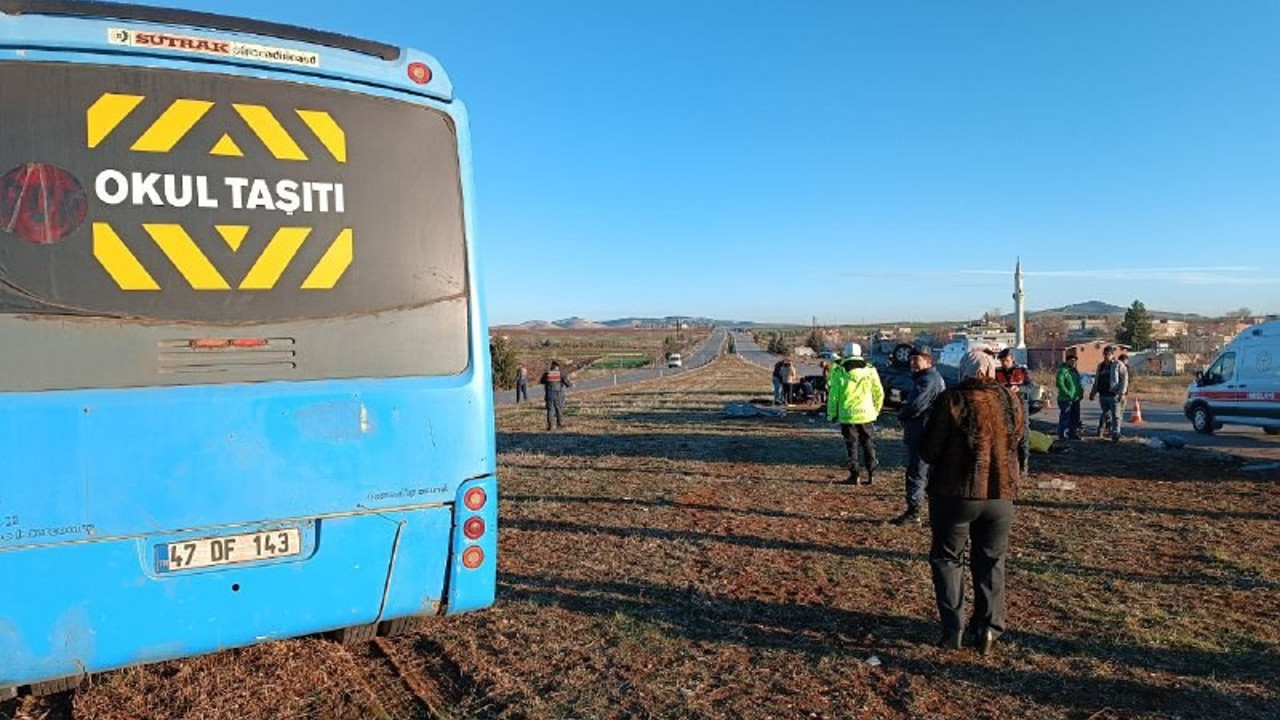 Gaziantep'te iki servis aracı çarpıştı: 1 ölü, 12 yaralı