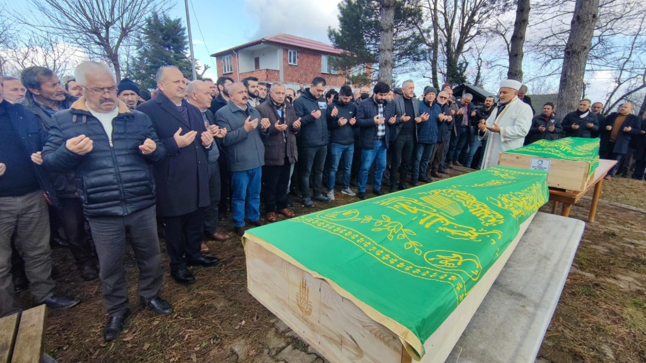 Kaza kurbanı baba ve oğul yan yana defnedildi