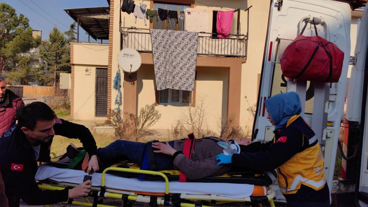 Bursa'daki evinde göz göze geldi. Çocuğunu kucağına alıp balkondan atladı