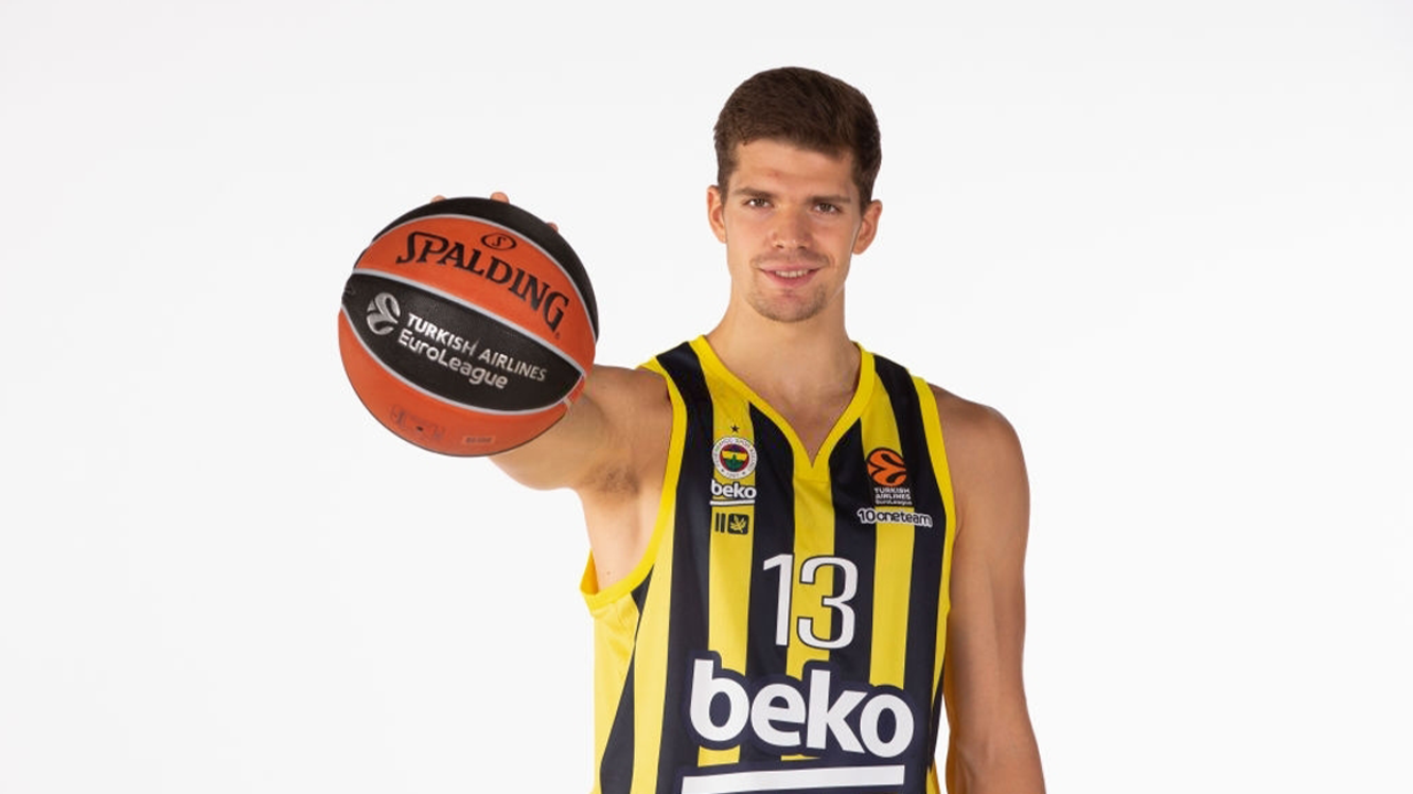 Fenerbahçe'yi sarsan sakatlık: 6 hafta forma giymeyecek