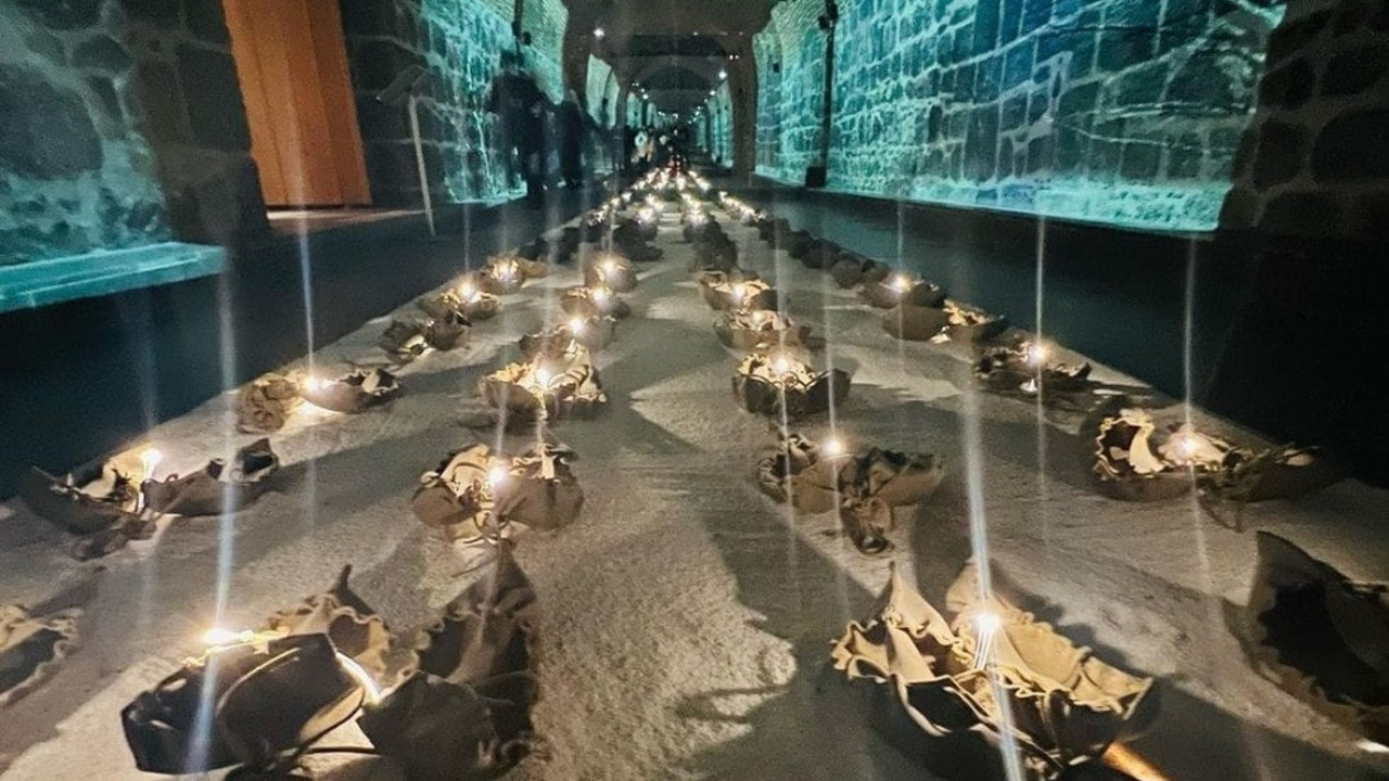 Bu fotoğrafın sırrını biliyor musunuz? Her bir çarık bin Türk askerini temsil ediyor