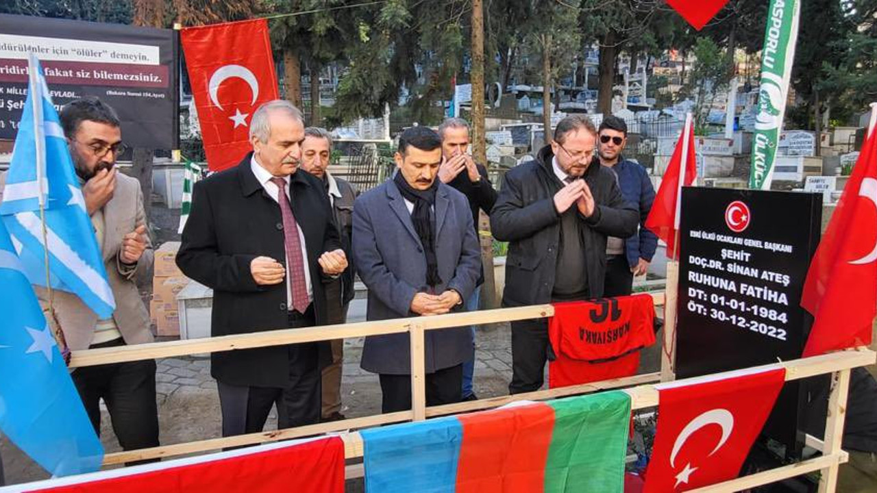 İYİ Parti Milletvekili Ahmet Çelik'ten suikasta kurban giden Sinan Ateş'in ailesine ziyaret. Sana söz veriyorum intikamını alacağız