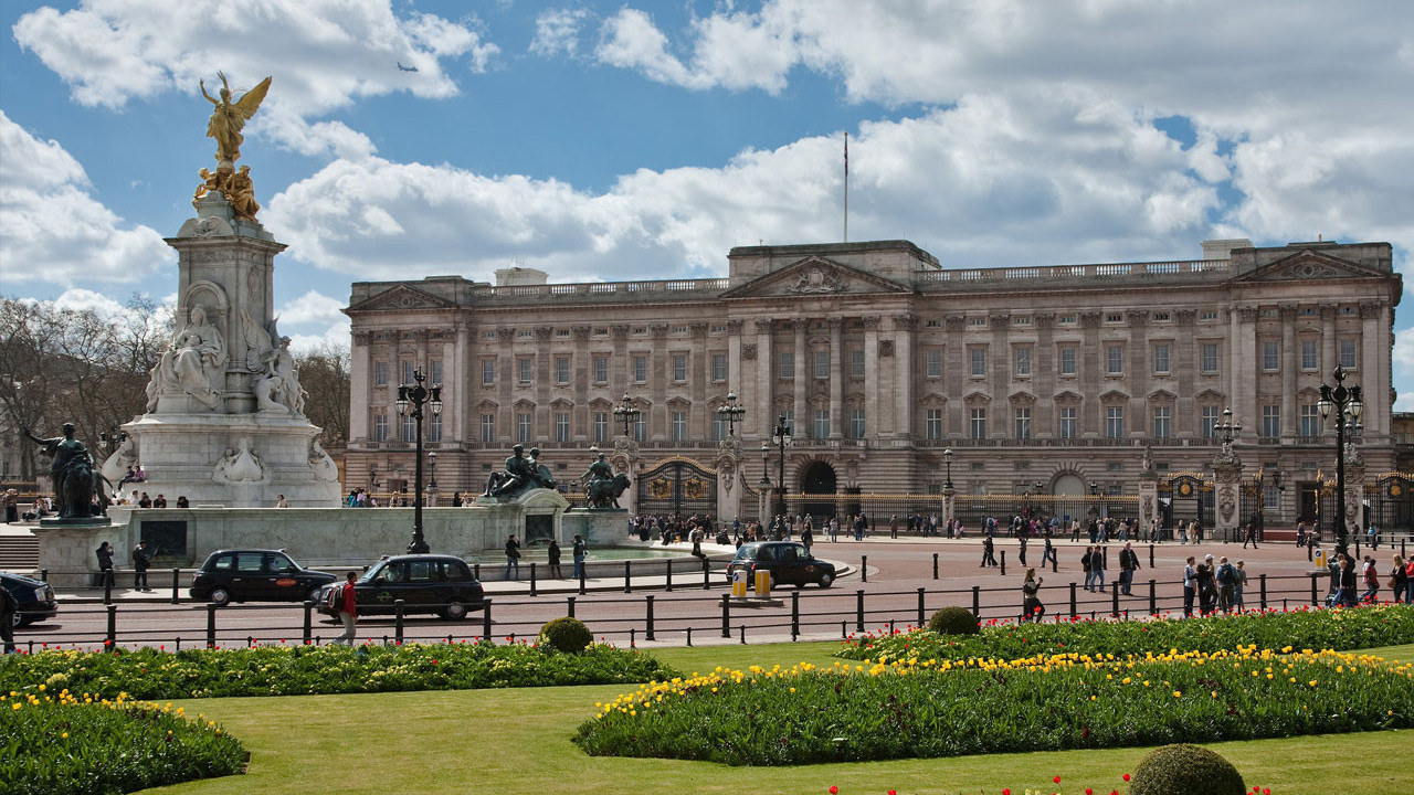 Saray 776 bin TL'ye eleman arıyor