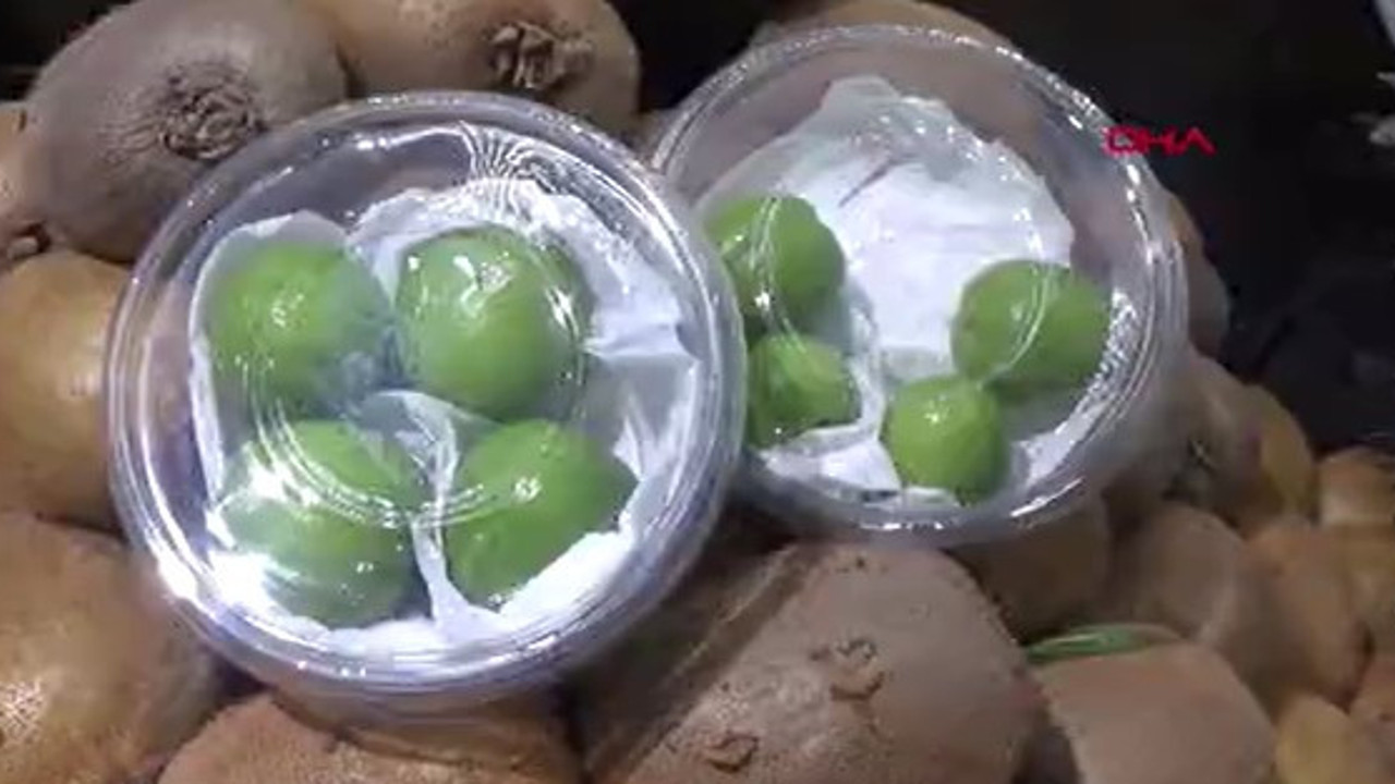 Kilosu çeyrek altınla yarışıyor. 4 erik 89, 5 kiraz 125 TL