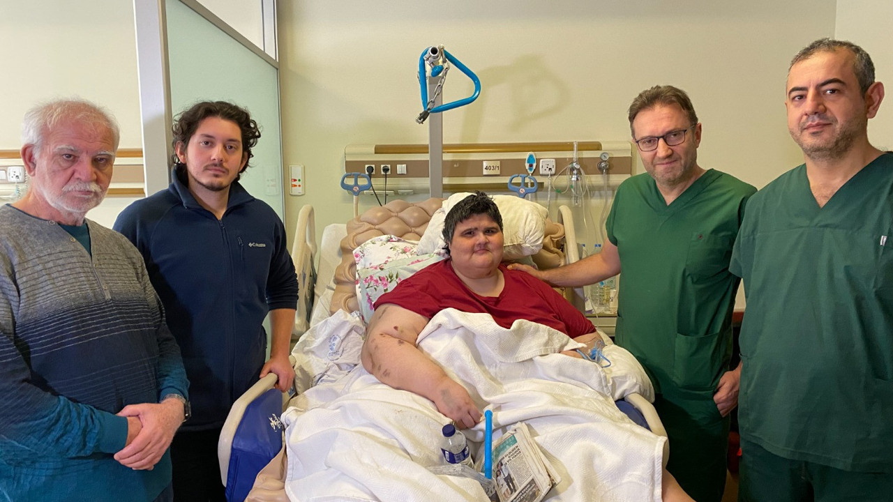 Zayıflamak için internetten ilaç aldı 400 kiloyu aştı felç geçirdi. “Ben yandım kimse yanmasın”