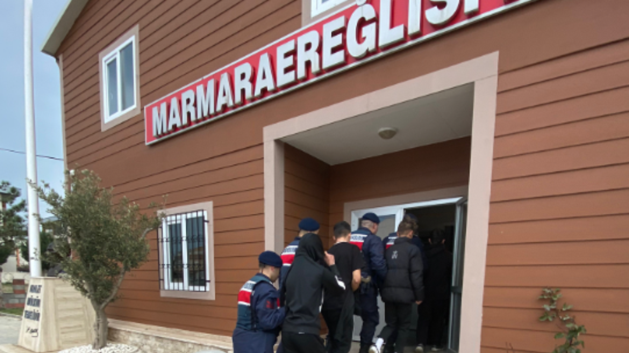 Yazlık evlere giren hırsızlar suçüstü yakalandı