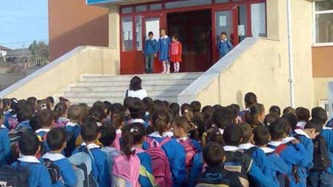 Ne karar aldırırlarsa aldırsınlar Türküz Doğruyuz Çalışkanız... Danıştay Üst Kurulu da Andımızın okutulmasını reddetti