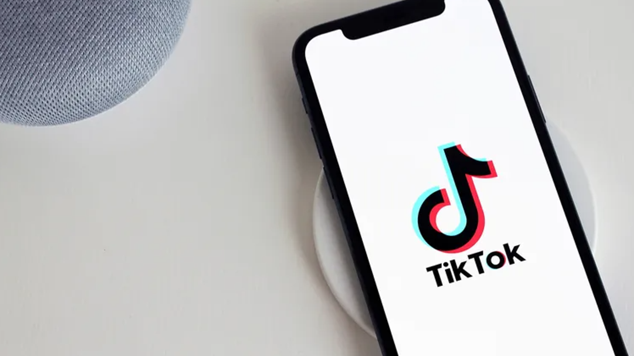 TikTok gençlerin zekasıyla oynuyor. Devlet okulları açıkladı