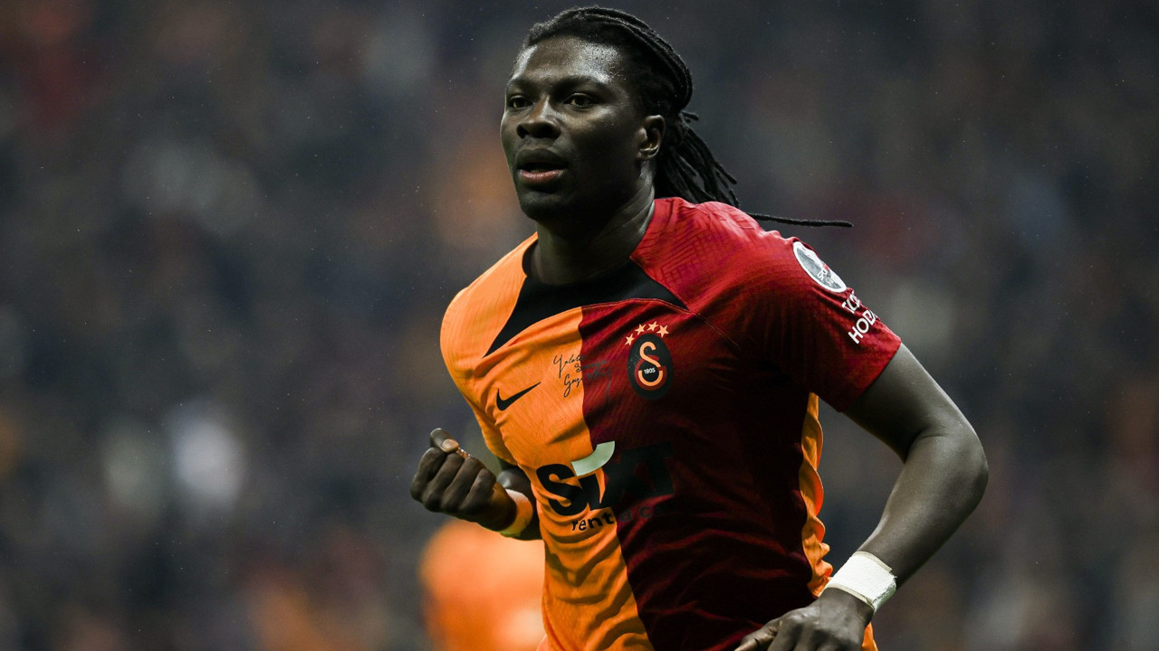 37'lik golcü Gomis atmaya devam ediyor