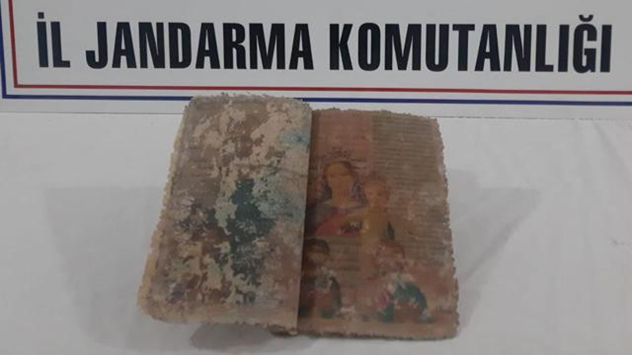 El yazması Tevrat'ı 5 milyon dolara satmak isterken yakalandı