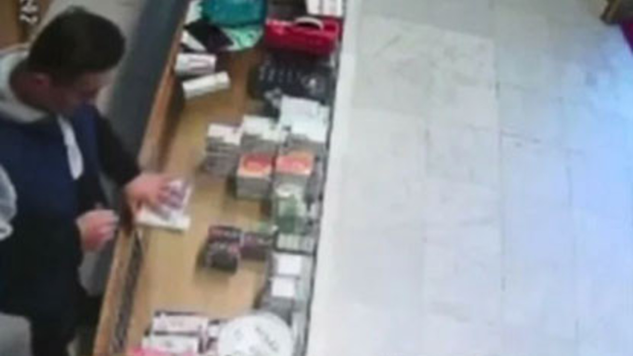 Çalıştığı eczaneyi 150 bin lira zarara uğrattı