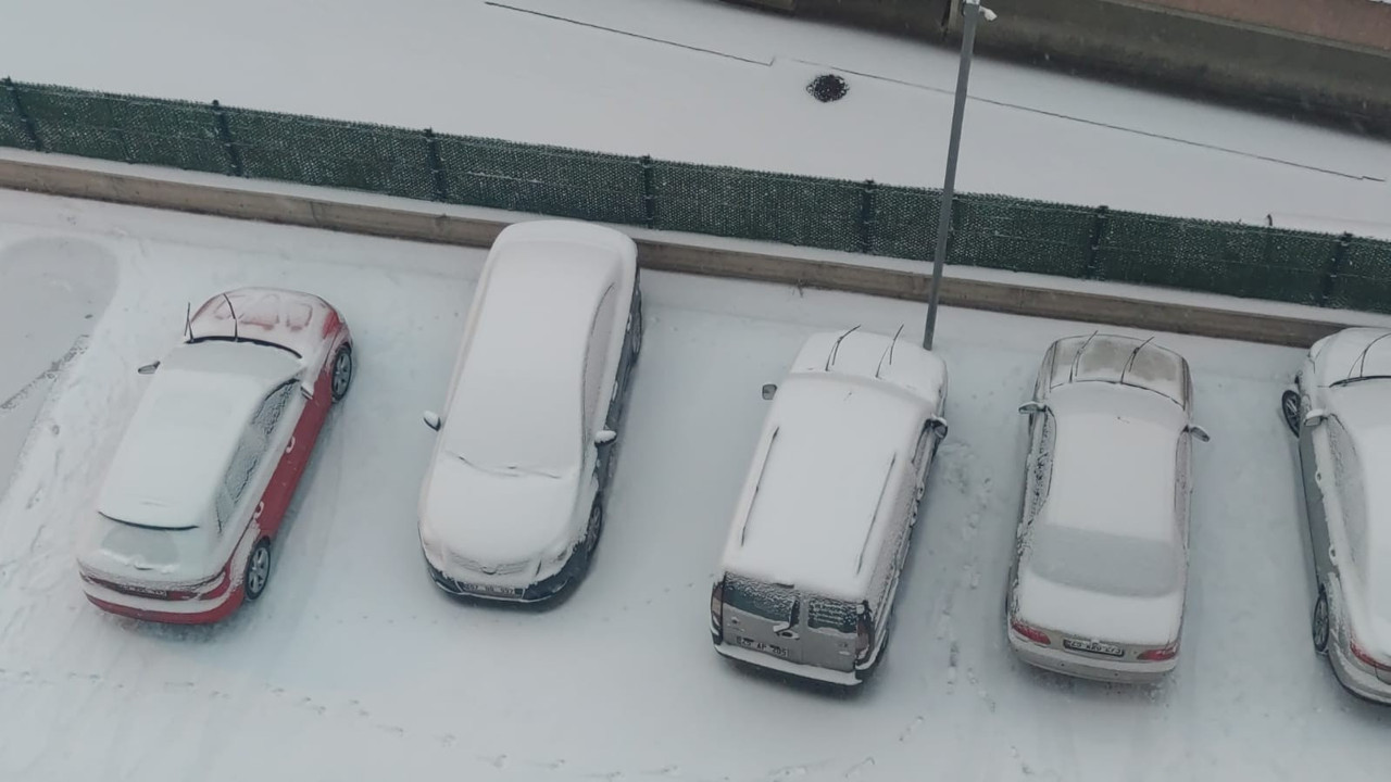 Erzurum’da kar yağışı etkili oldu (15 Ocak 2023)