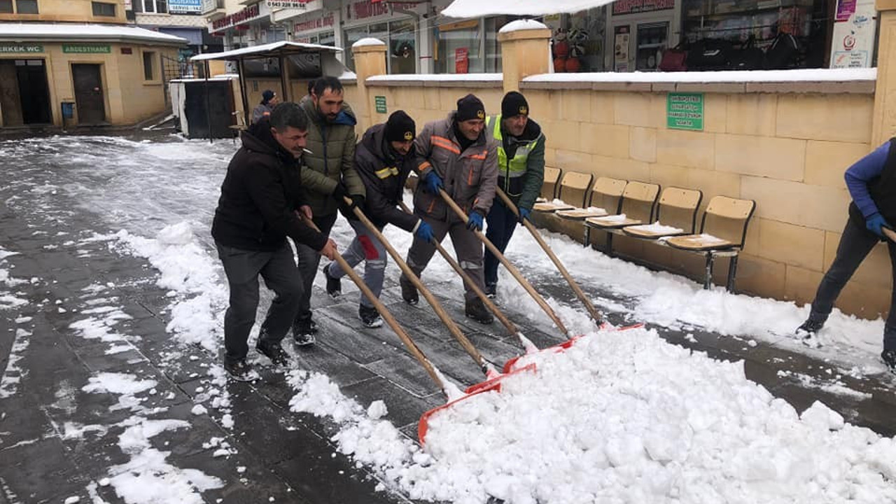 Bayburt’ta karla mücadele başladı