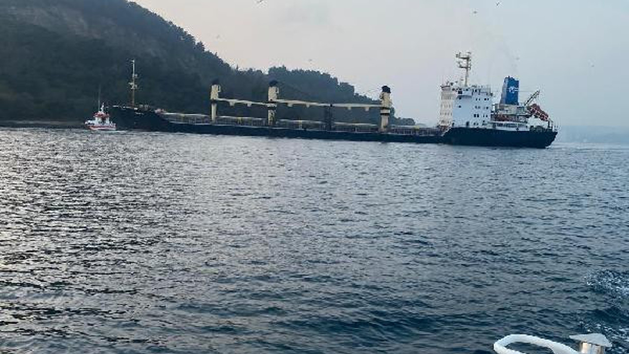 Gemi karaya oturdu. İstanbul Boğazı ulaşıma kapandı