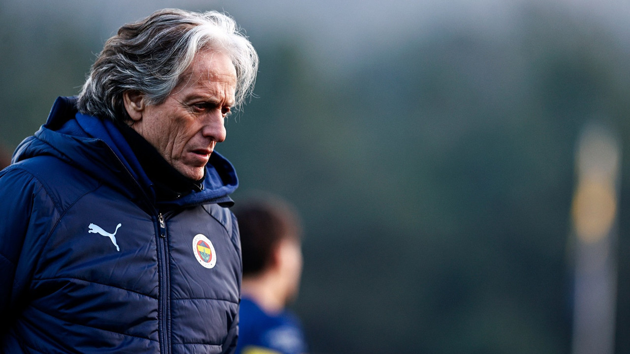 Jesus'u aldı bir düşünce. Dikkat çekti