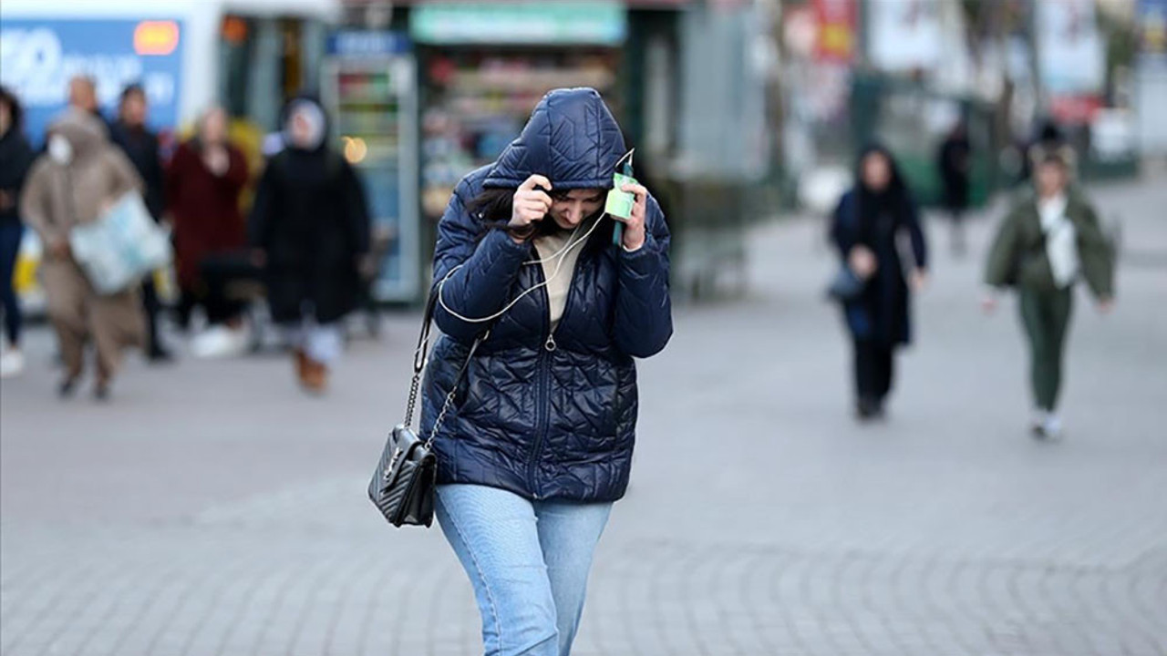 Bursa'da kuvvetli lodos etkili oluyor