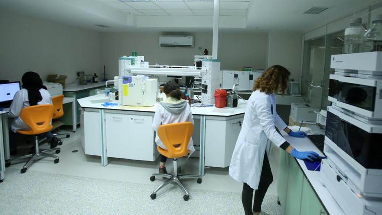 Tıbbi laboratuvar teknikerleri Sağlık Bakanı’na isyan etti. 90 bin mezuna sadece 421 kadro