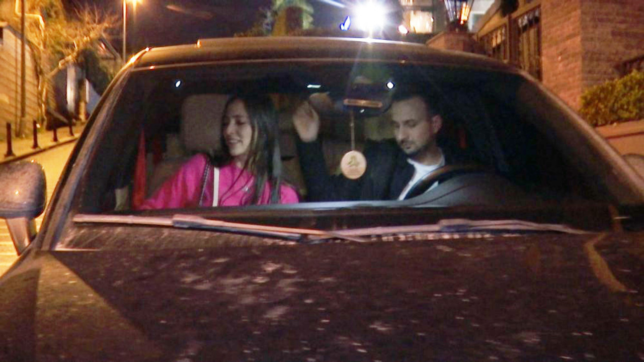 Zehra Çilingiroğlu yeni yaşını önce annesiyle sonra sevgilisiyle kutladı