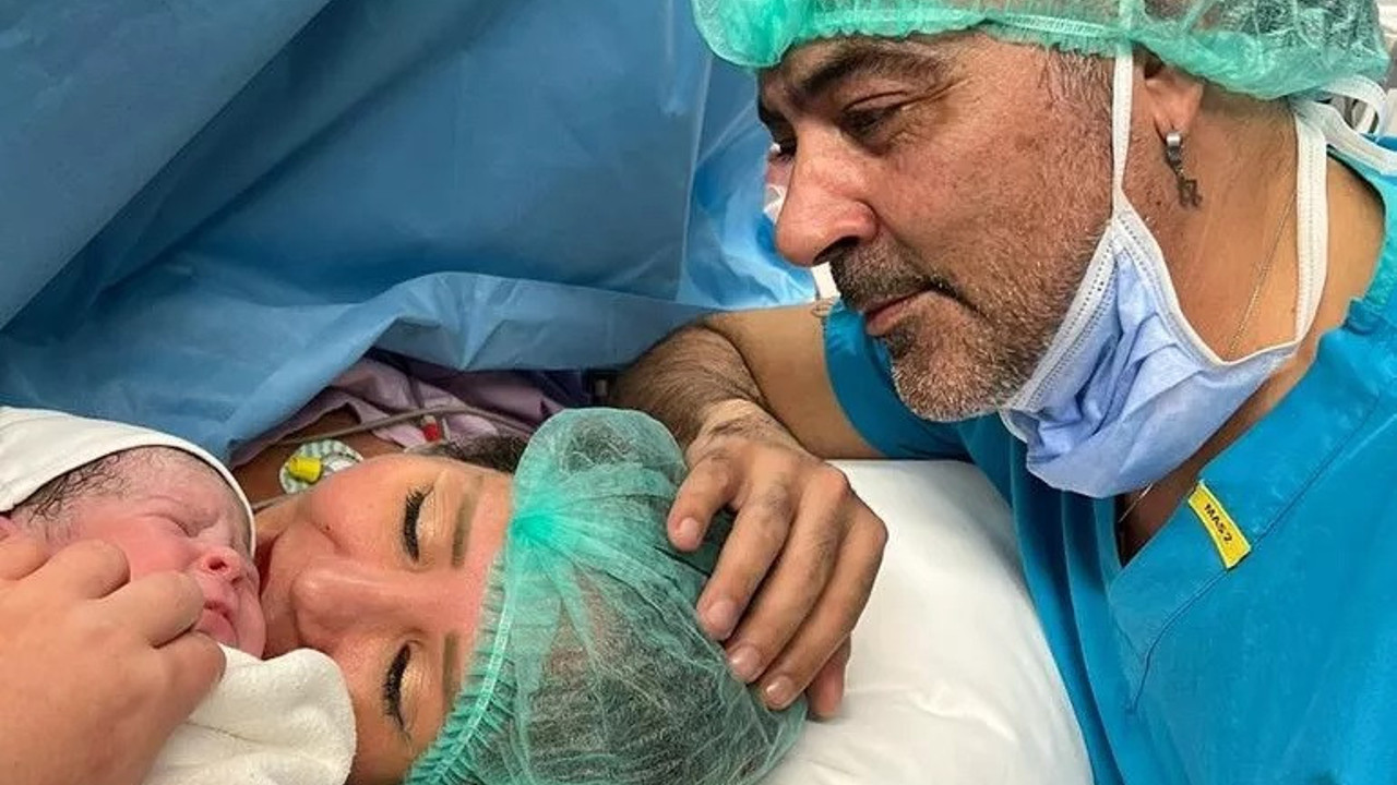 Ünlü şarkıcı Ozan Orhon 50 yaşında baba oldu