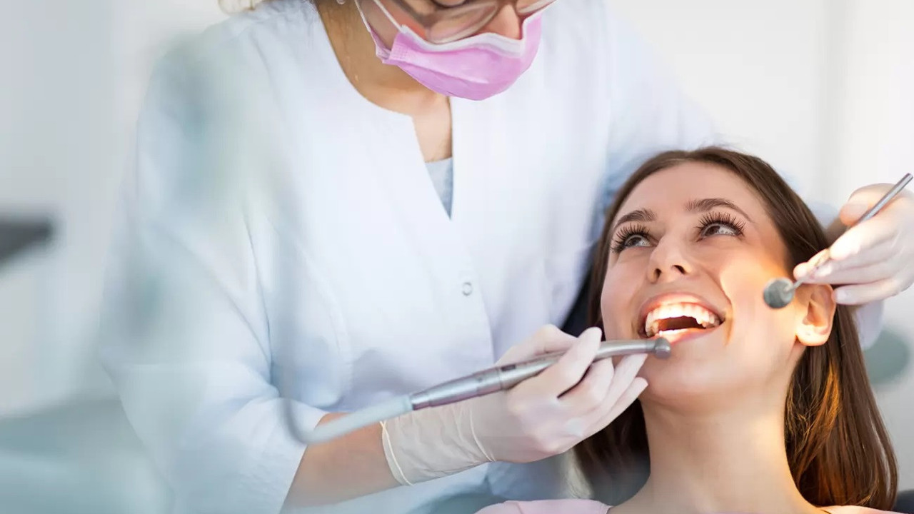 Sağlık sanılan bu yiyecekler dişleri teker teker döküyor