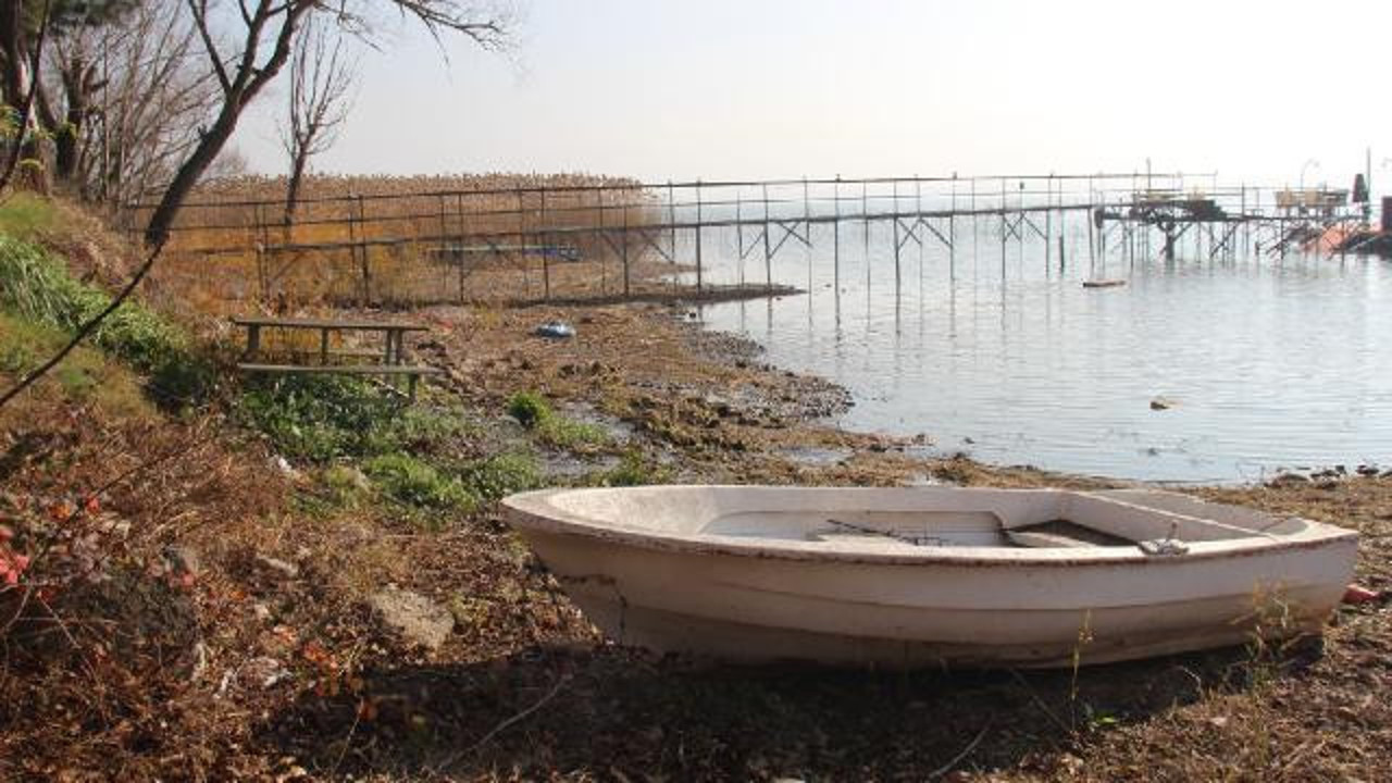 Sapanca Gölü'nde su seviyesi 40 metre çekildi