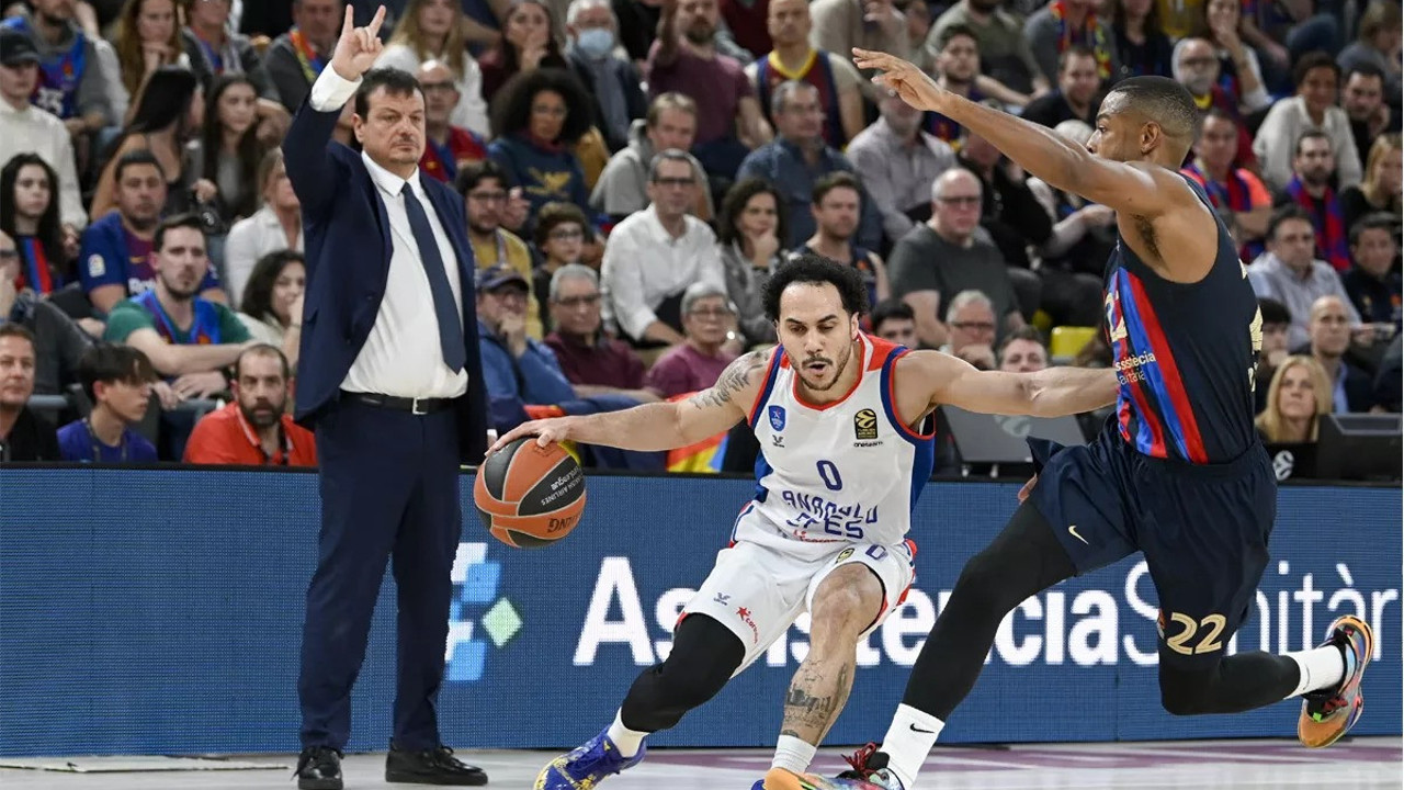 Anadolu Efes Fenerbahçe Beko'yu geçti