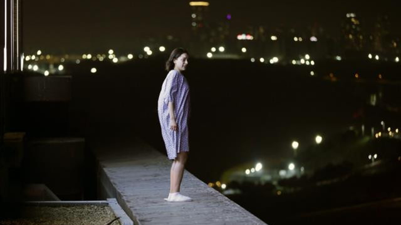 Sera Kutlubey, rol gereği çıktığı metrelerce yükseklikte dublör kullanmadı