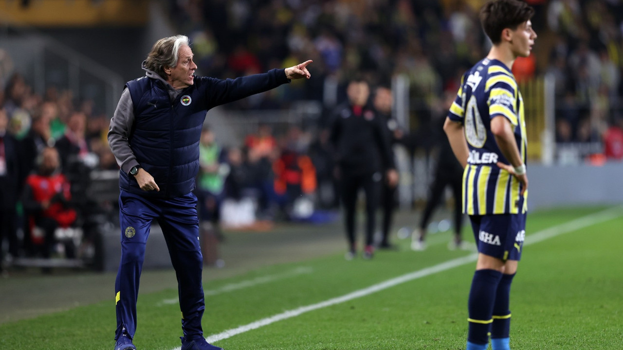 Jorge Jesus'tan transfer sözleri. Eksik bölgeyi açıkladı