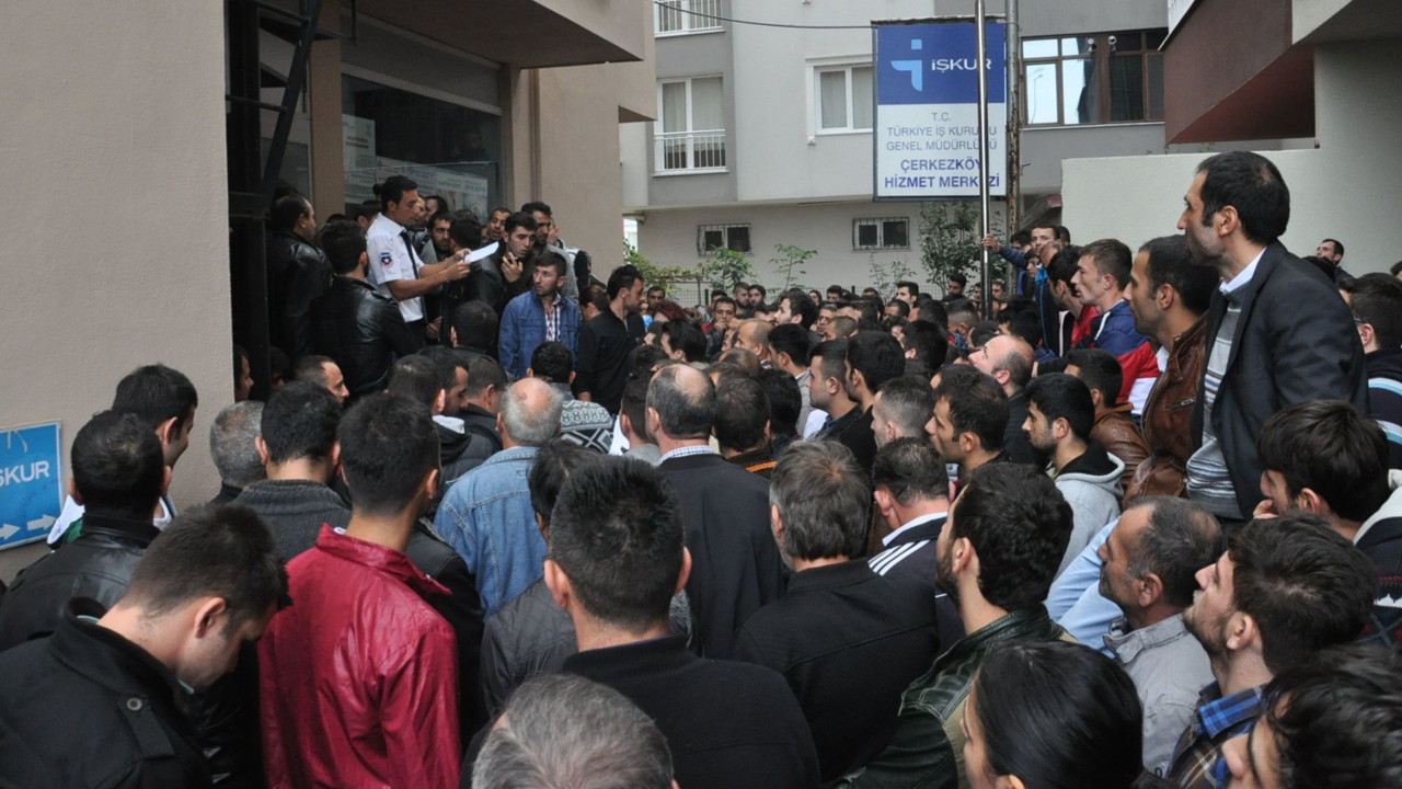 Bir ülkede hiçbir şey mi iyi gitmez? 2 kişiden biri borç içinde yaşıyor