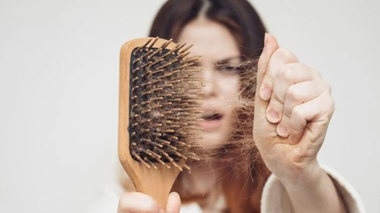 Uzmanlardan günde 100 telden fazla saçı dökülenlere kritik uyarılar