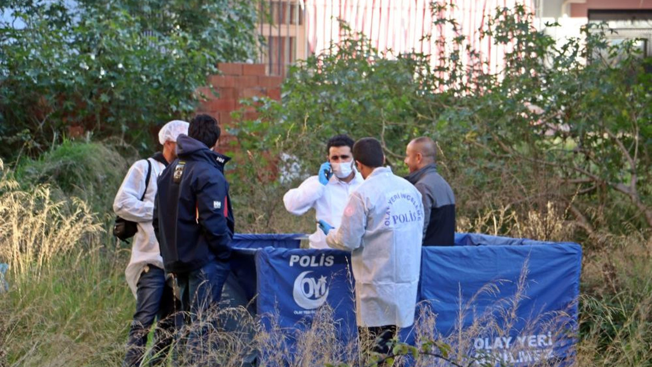 Avucunda kuş tüyü bulanan kadının esrarengiz ölümü