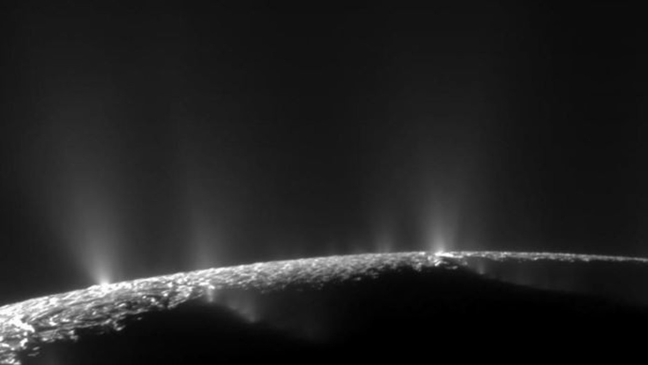 Satürn'ün uydusunda şaşırtan keşif. Dünya dışında yaşam olabilir mi?