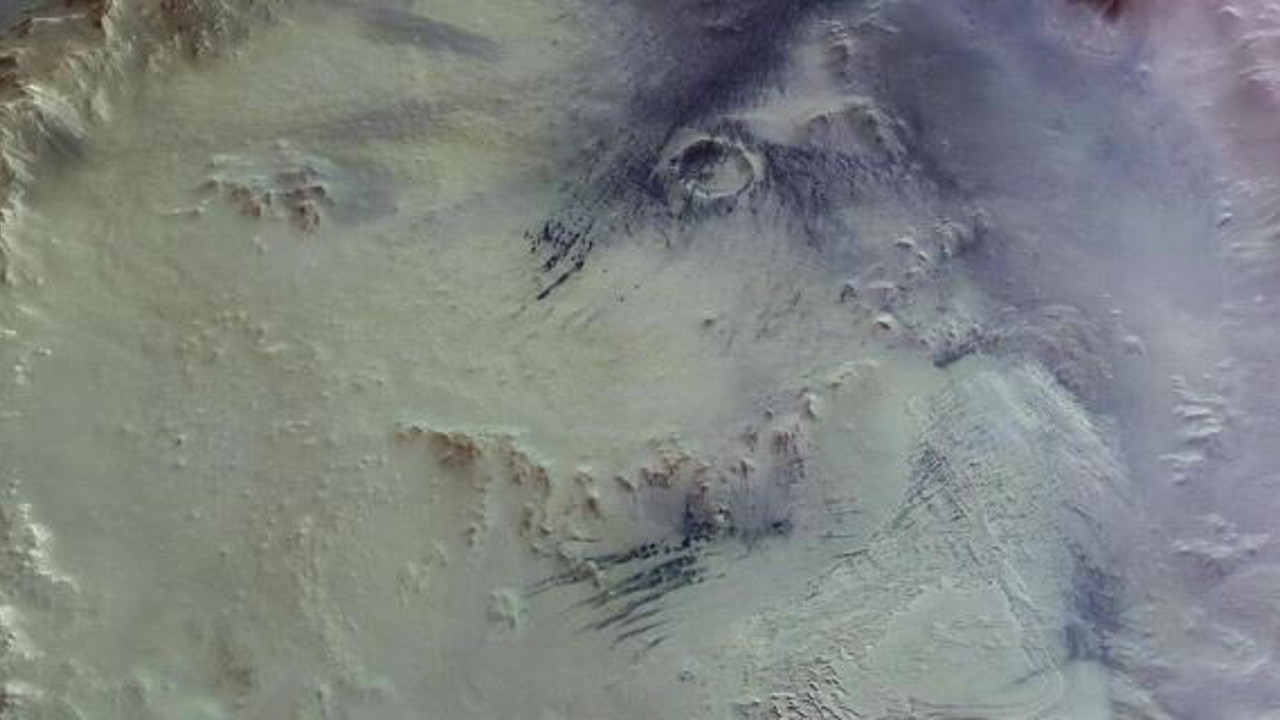 Astronomlar keşfetti. Mars'ta ayı silüetine benzer bir görüntü ortaya çıktı